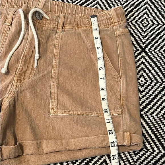 American Eagle Outfitters Tan Women's Cargo Shorts - Picture 3 of 4